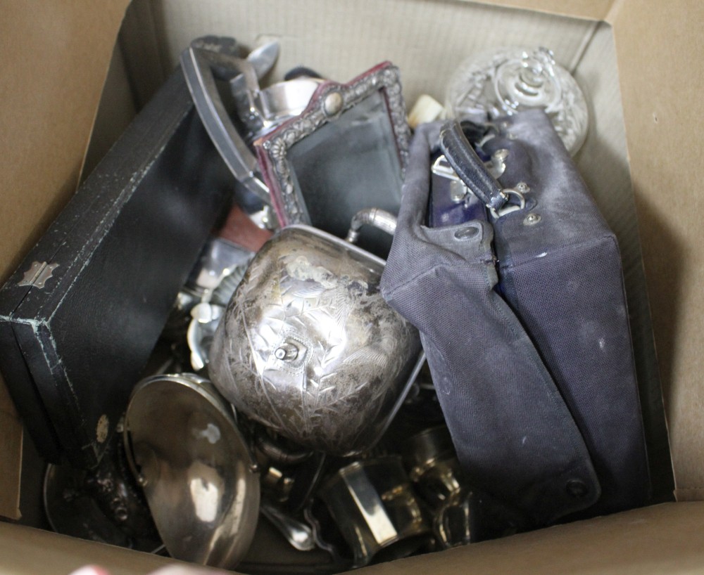 A mixed quantity of assorted silver and plated wares.